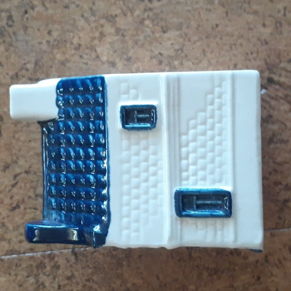 Vintage mini liquor Blue Delft house on the Emperor Canal. - Picture 5 of 6